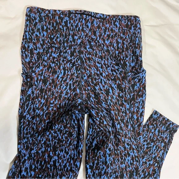 Lululemon Blue, brown and Black Patterned Leggings - Picture 7 of 10